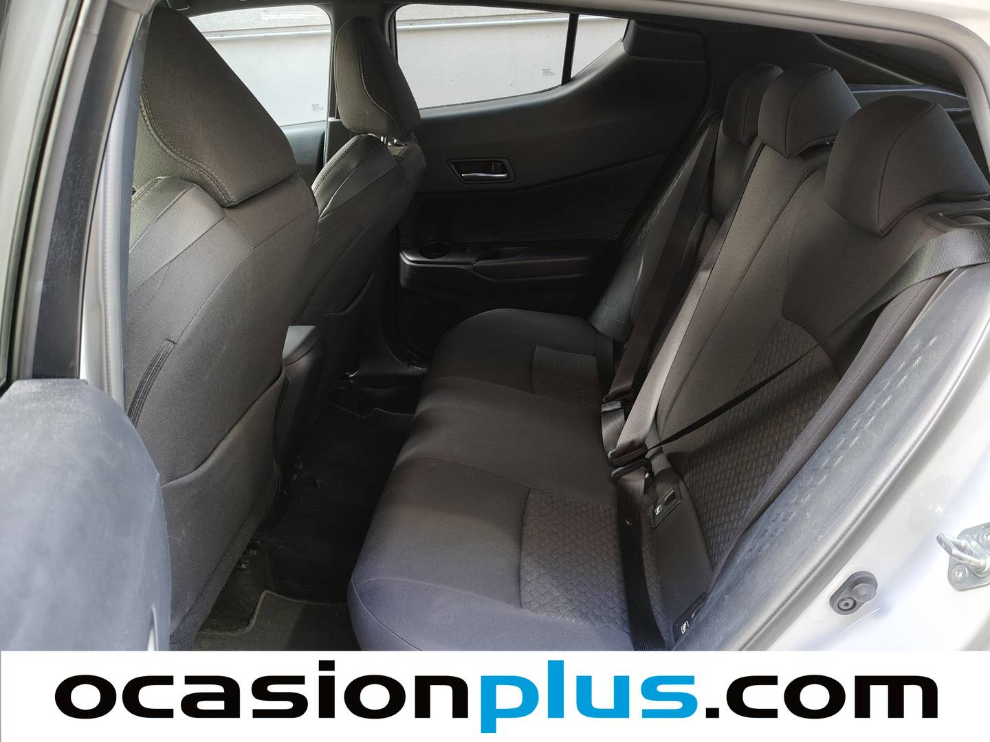 Foto asientos traseros Toyota C-HR Toyota C-HR 180H Advance (184 CV)