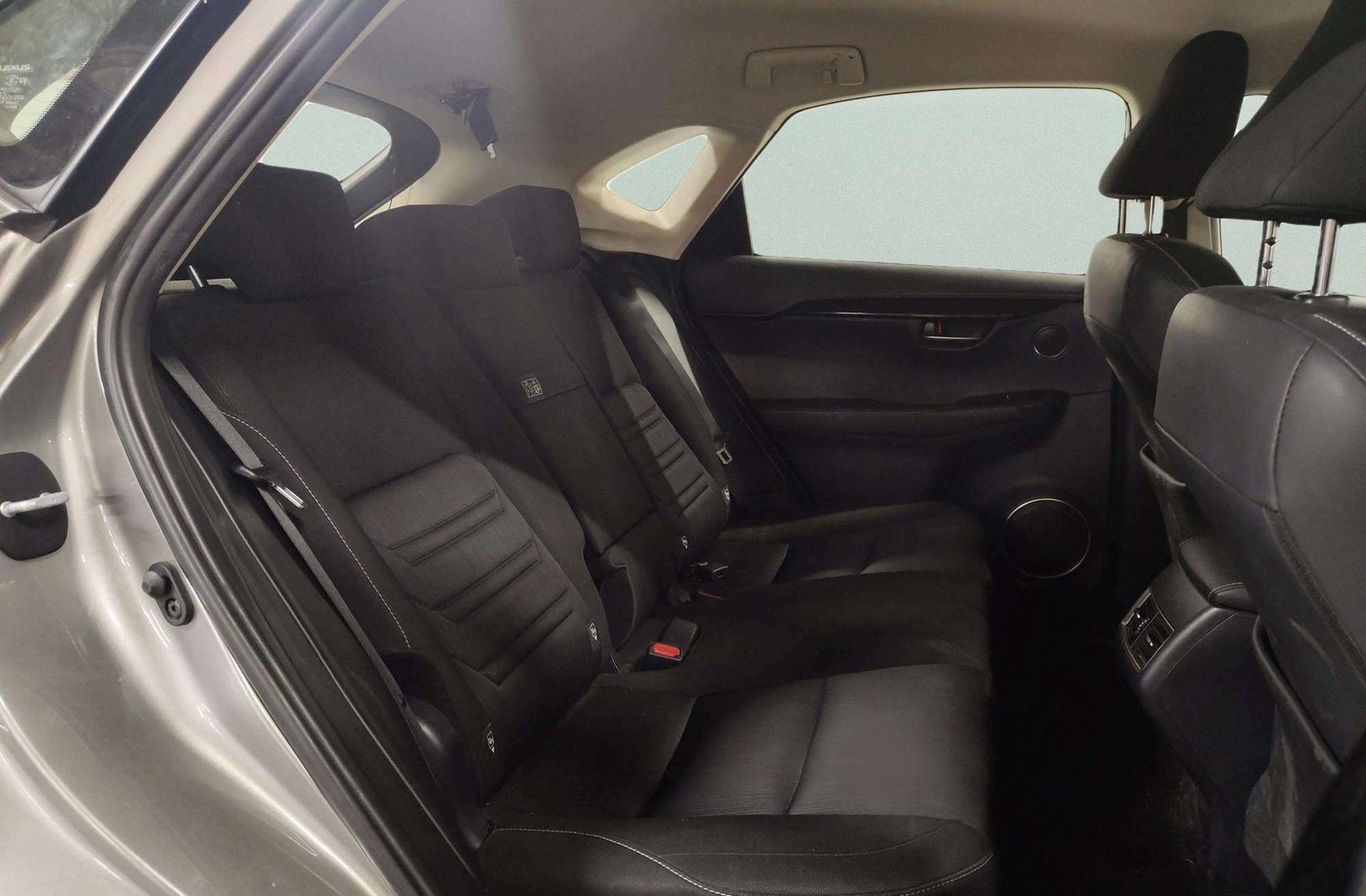 Lexus NX 300h Business Navigation 2WD - foto 17