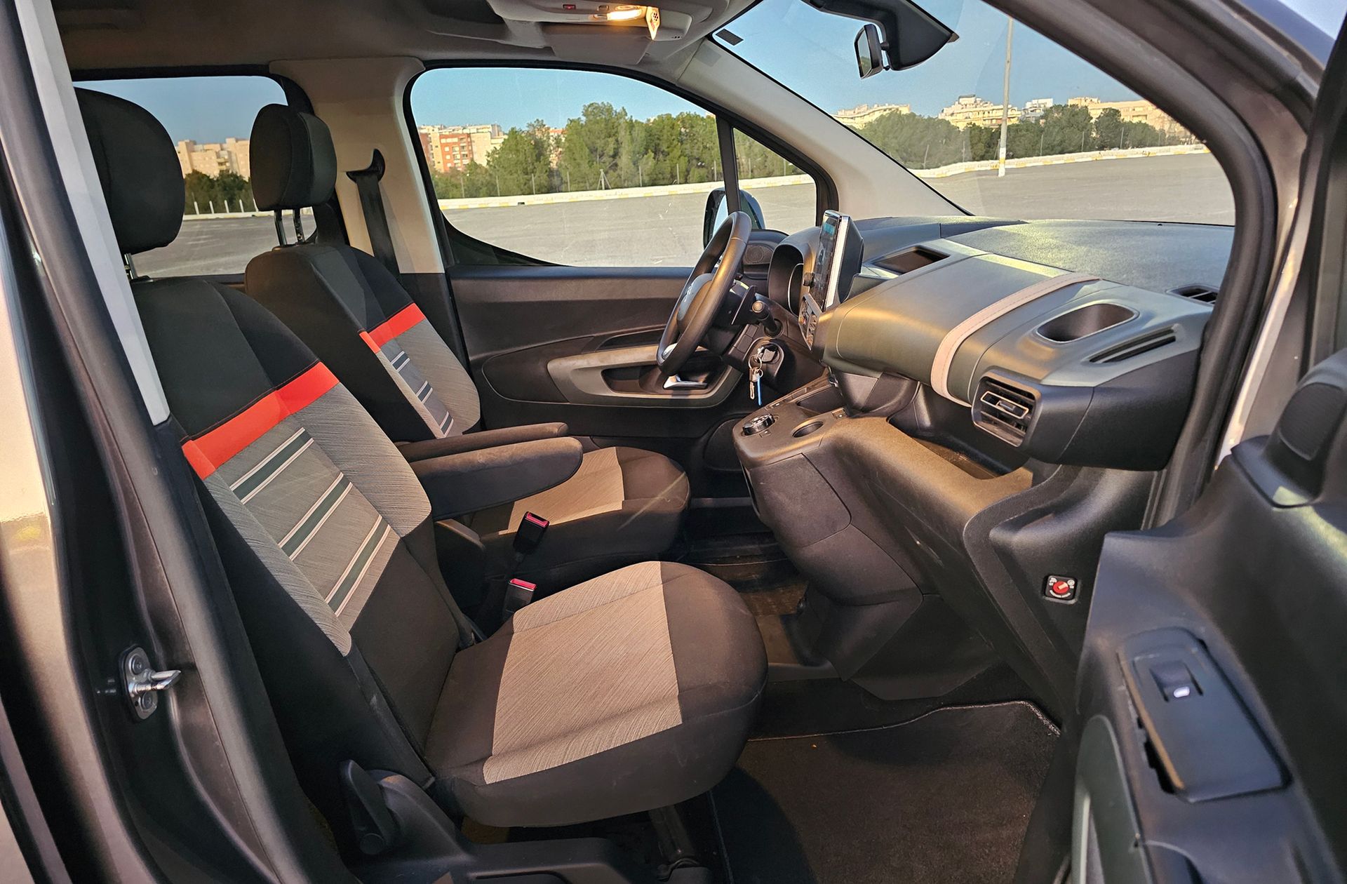 Citroën Berlingo BlueHDi 130 Talla M Shine EAT8 - foto 18