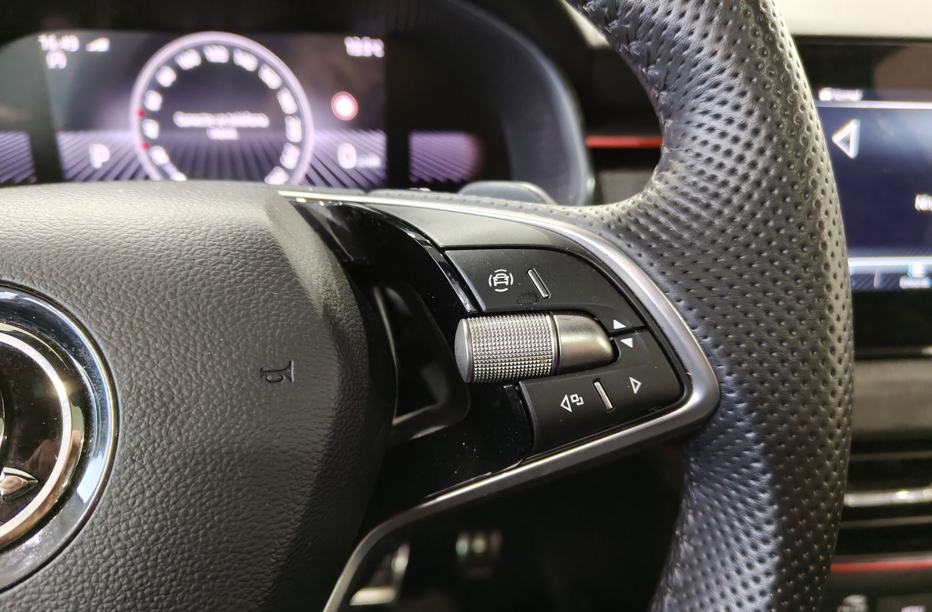 Škoda Kamiq 1.0 TSI Design DSG - foto 27