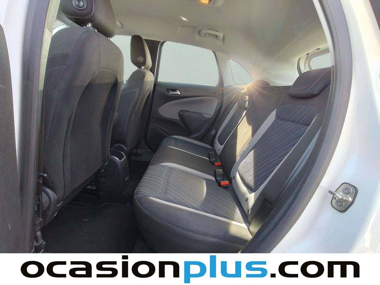 Foto asientos traseros Opel Crossland X Opel Crossland X 1.2 S&S Design Line 120 Aniversario (110 CV)