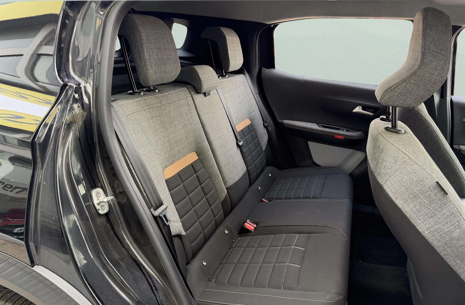 Citroën C3 Aircross Hybrid 145 Plus e-DCS6 - foto 16