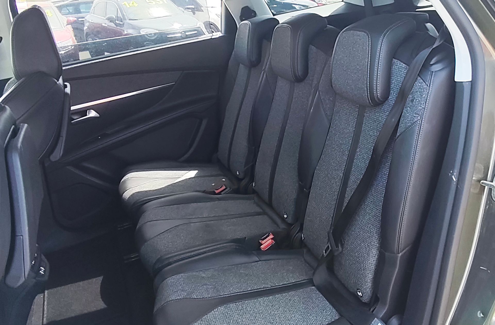Peugeot 5008 BlueHDi 130 Allure EAT8 7 plazas - foto 13