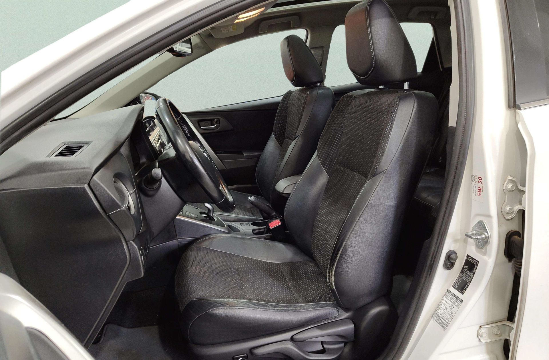 Toyota Auris Hybrid Advance - foto 11