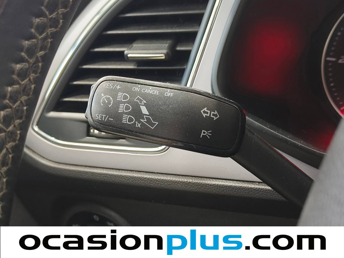 Equipamiento del Seat León Seat León ST 1.6 TDI S&S Style (115 CV)