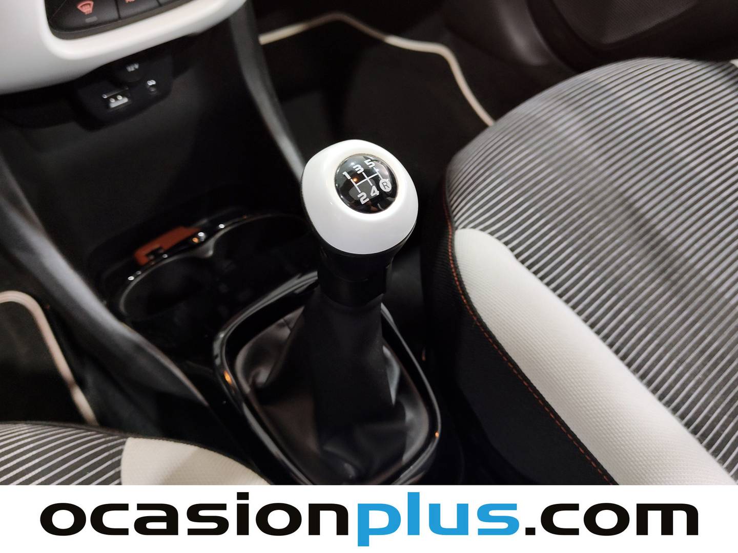 Peugeot 108 Peugeot 108 1.2 PureTech Roland Garros TOP! (82 CV) seminuevo