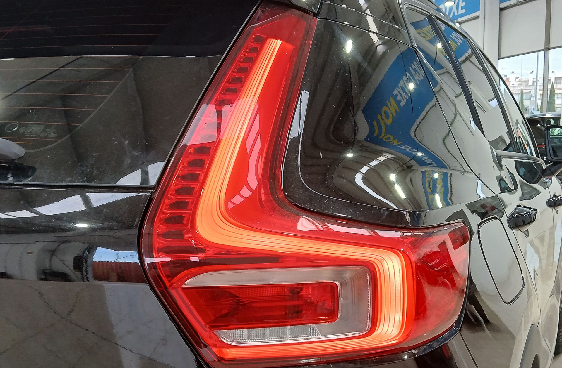 Volvo XC40 T2 Momentum Core - foto 16