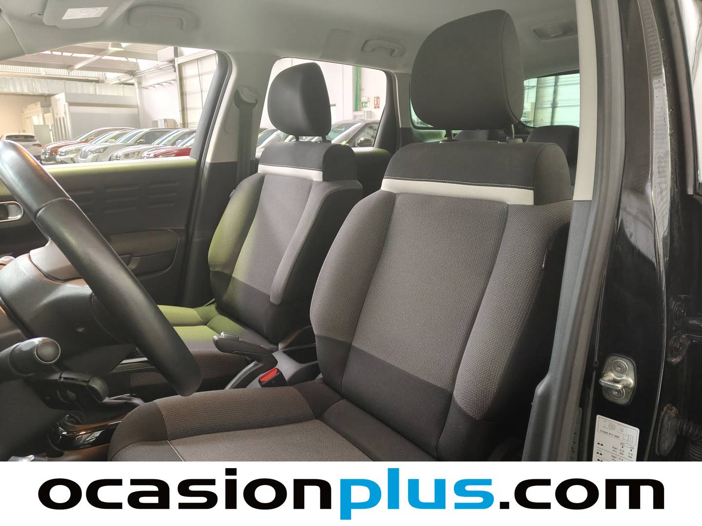 Foto Citroën C3 Aircross Citroen C3 Aircross PureTech 130 Shine Pack EAT6  (131 CV)