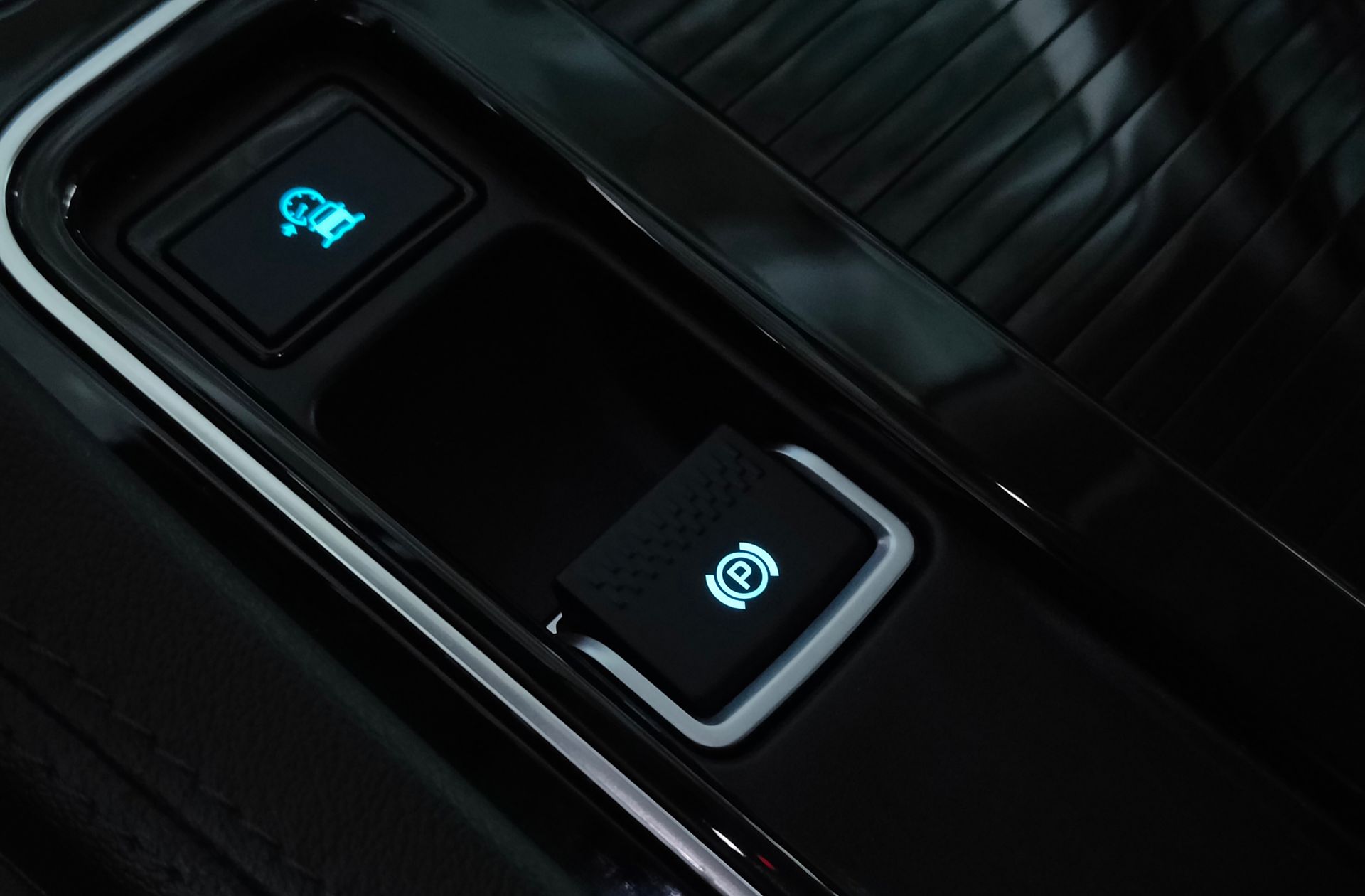 Jaguar F-Pace 2.0T i4 Prestige AWD - foto 33