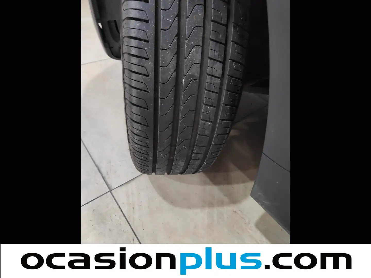 Foto Mercedes GLB Mercedes-Benz GLB 200 (163 CV) AMG Pack