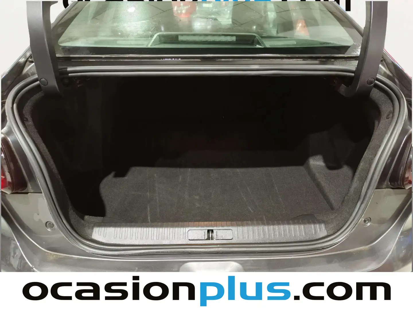 Foto Citroën C4 X Citroen C4 X PureTech 130 S&S Plus EAT8 (131 CV)