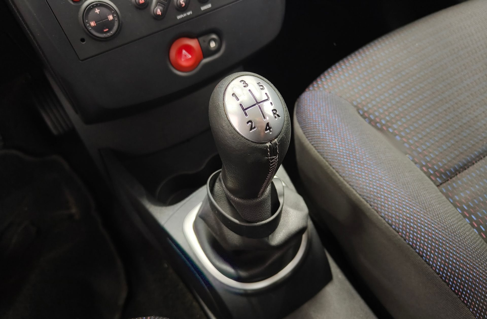Renault Clio 1.5 dCi Emotion - foto 5