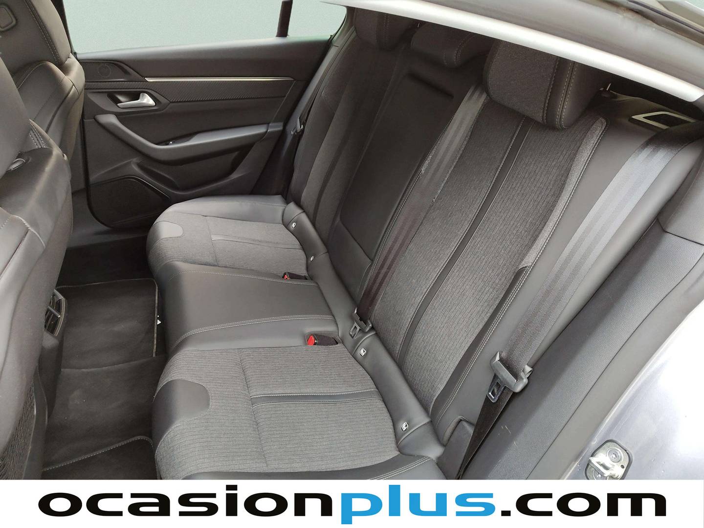 Foto asientos traseros Peugeot 508 Peugeot 508 PureTech 130 Allure Pack EAT8 96 kW (130 CV)