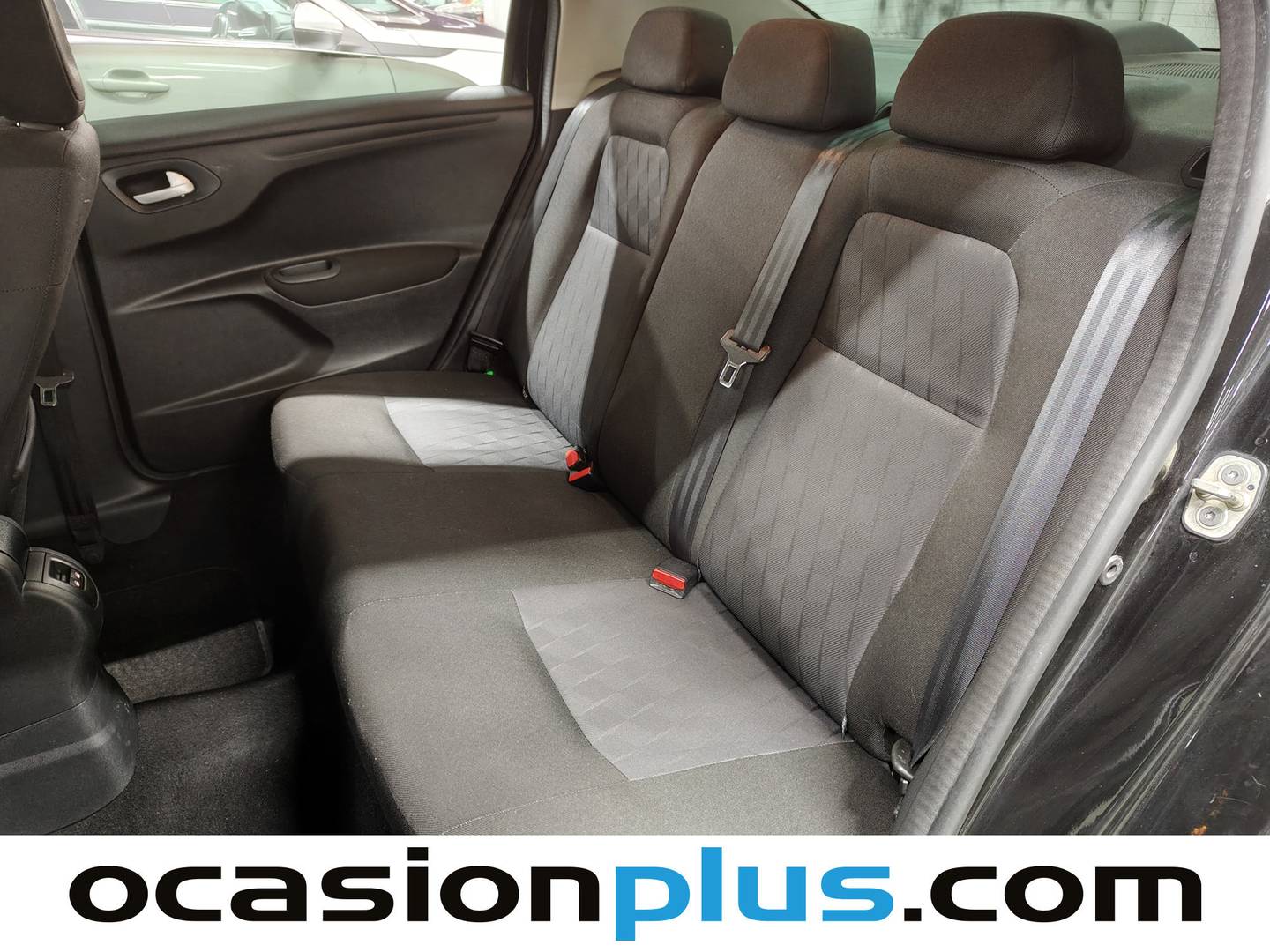 Foto Citroën C-Elysée Citroen C-Elysee BlueHDi 100 Shine (102 CV)