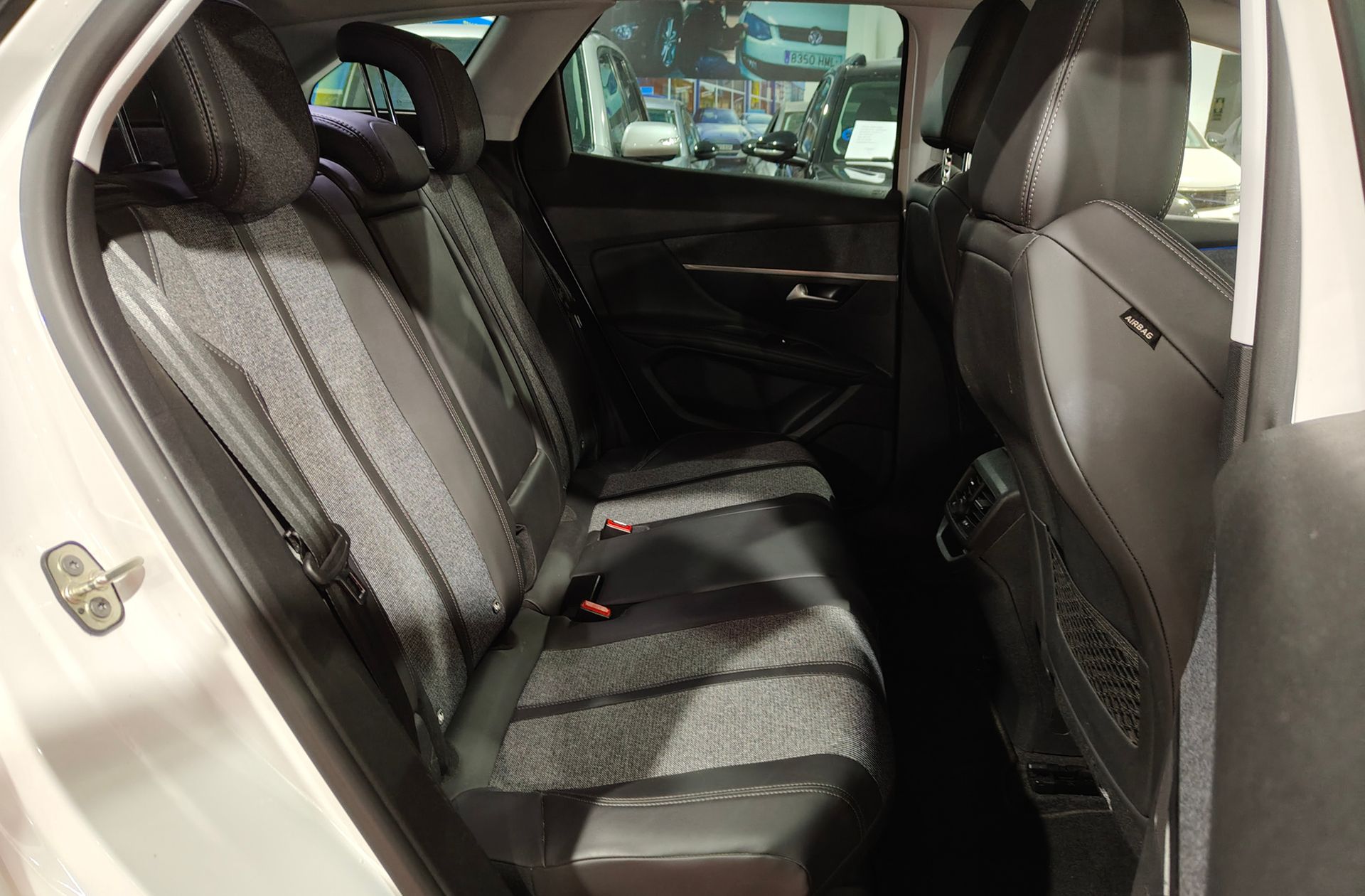 Peugeot 3008 BlueHDi 130 Allure - foto 18