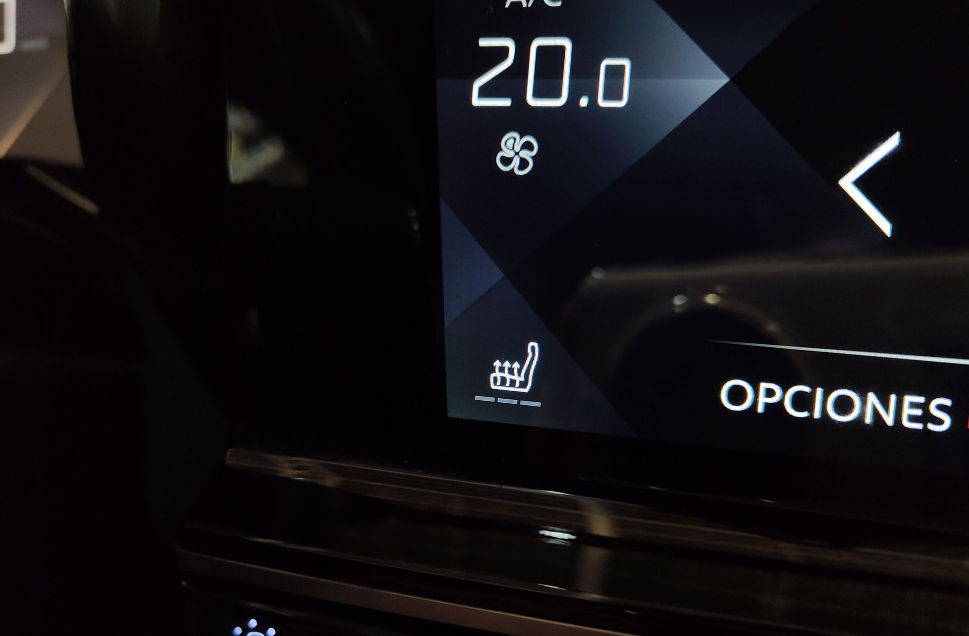 DS DS 7 Crossback La Première THP EAT8 - foto 13