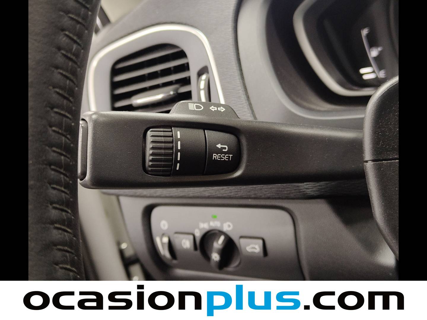 Foto Volvo V40 Volvo V40 T2 Momentum (122 CV)