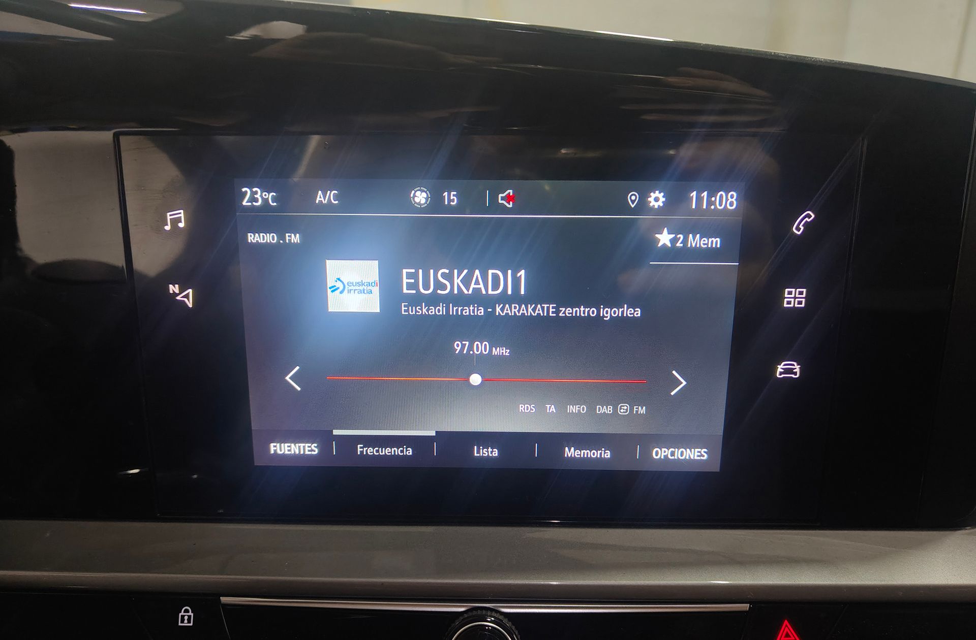 Opel Mokka 1.2 T Business Elegance - foto 30