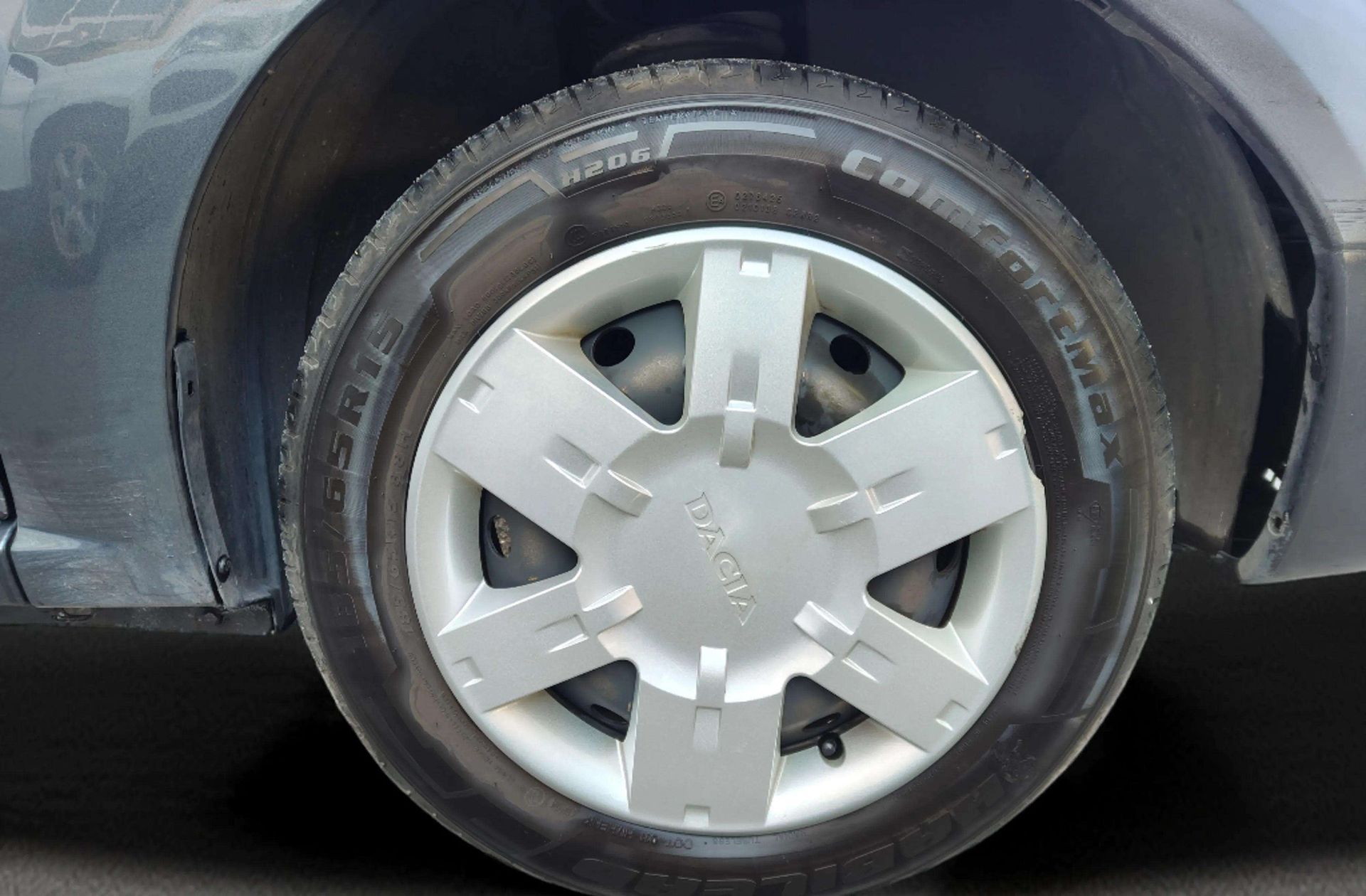 Dacia Logan 1.6 Break Laureate - foto 23