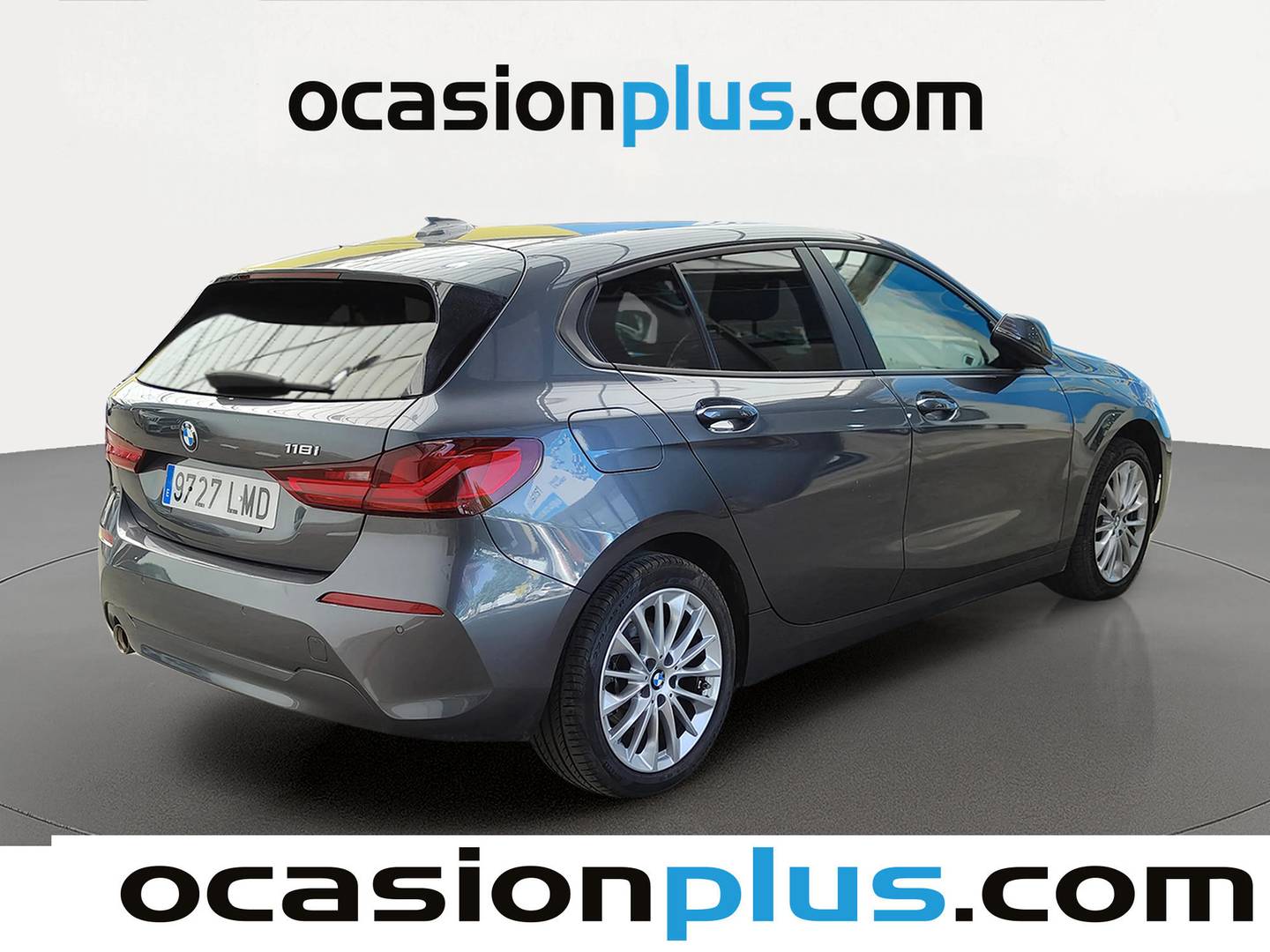 Foto trasera BMW Serie 1 BMW Serie 1 118i 103 kW (140 CV) derecha