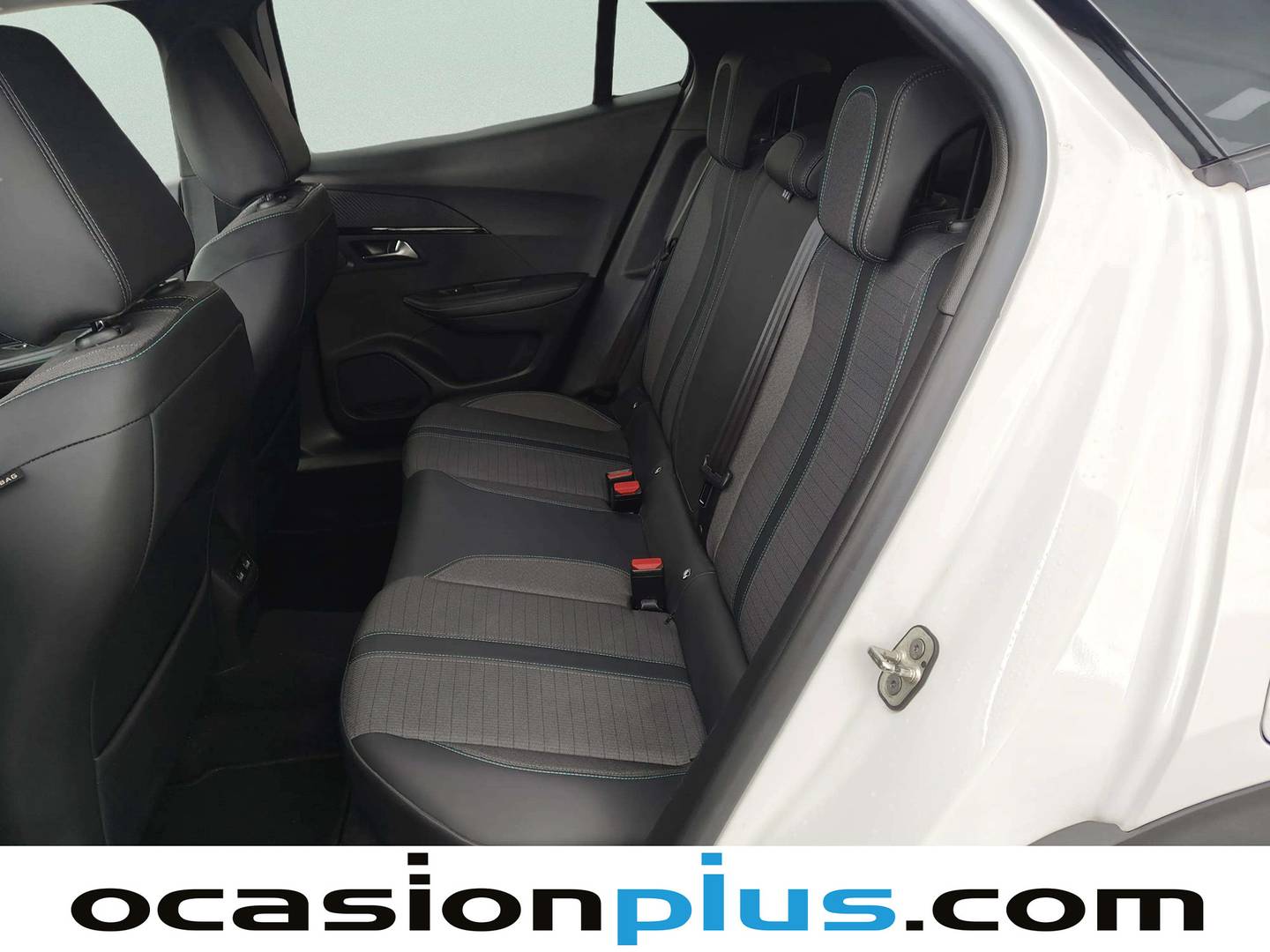 Foto Peugeot 2008 Peugeot 2008 PureTech 130 S&S Allure Pack (130 CV)