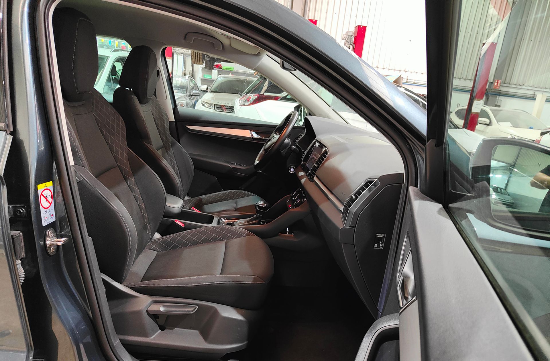 Škoda Karoq 1.5 TSI ACT Ambition DSG - foto 17