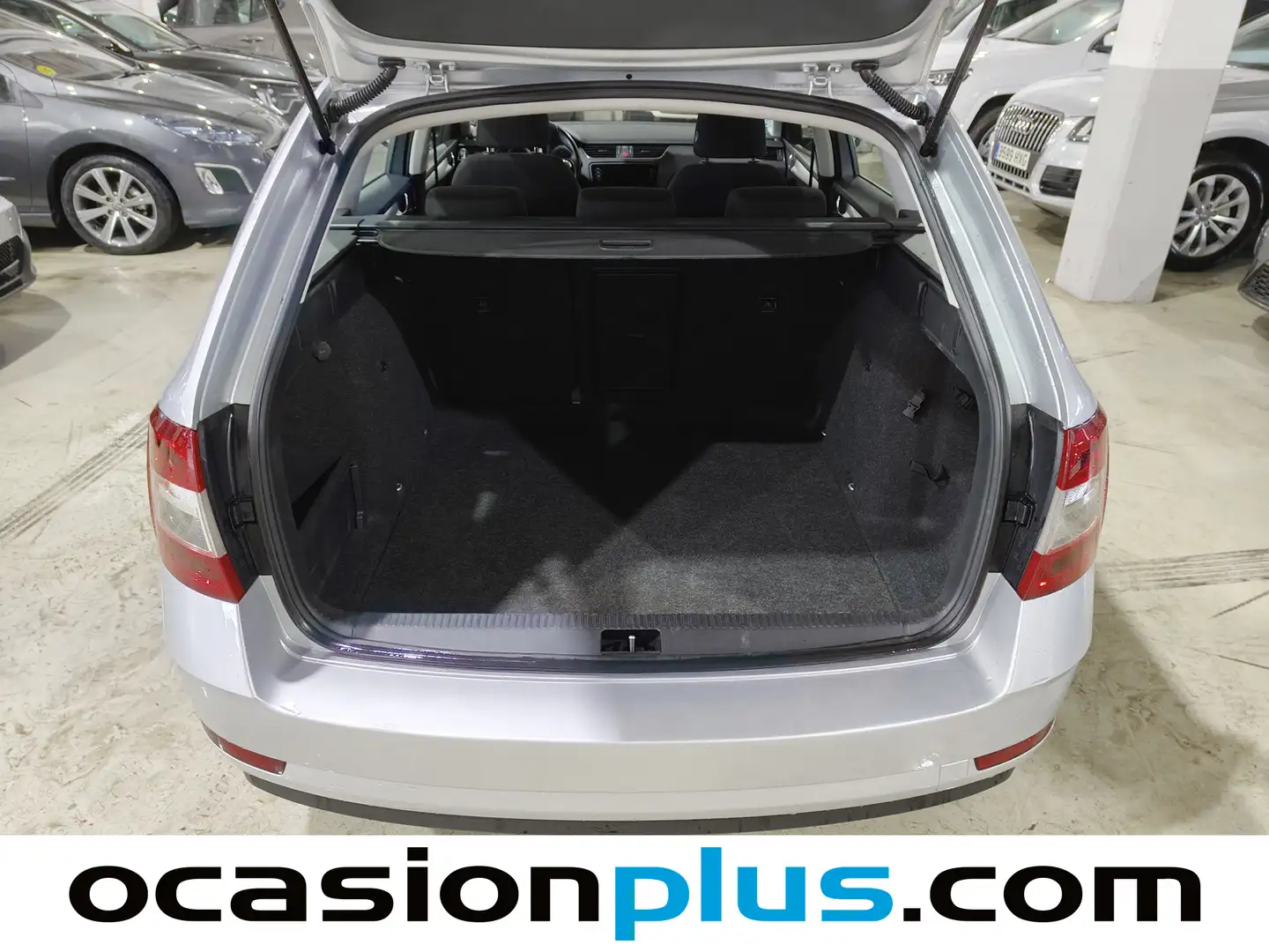 Foto Skoda Octavia Skoda Octavia Combi 1.6 TDI CR Ambition (115 CV)