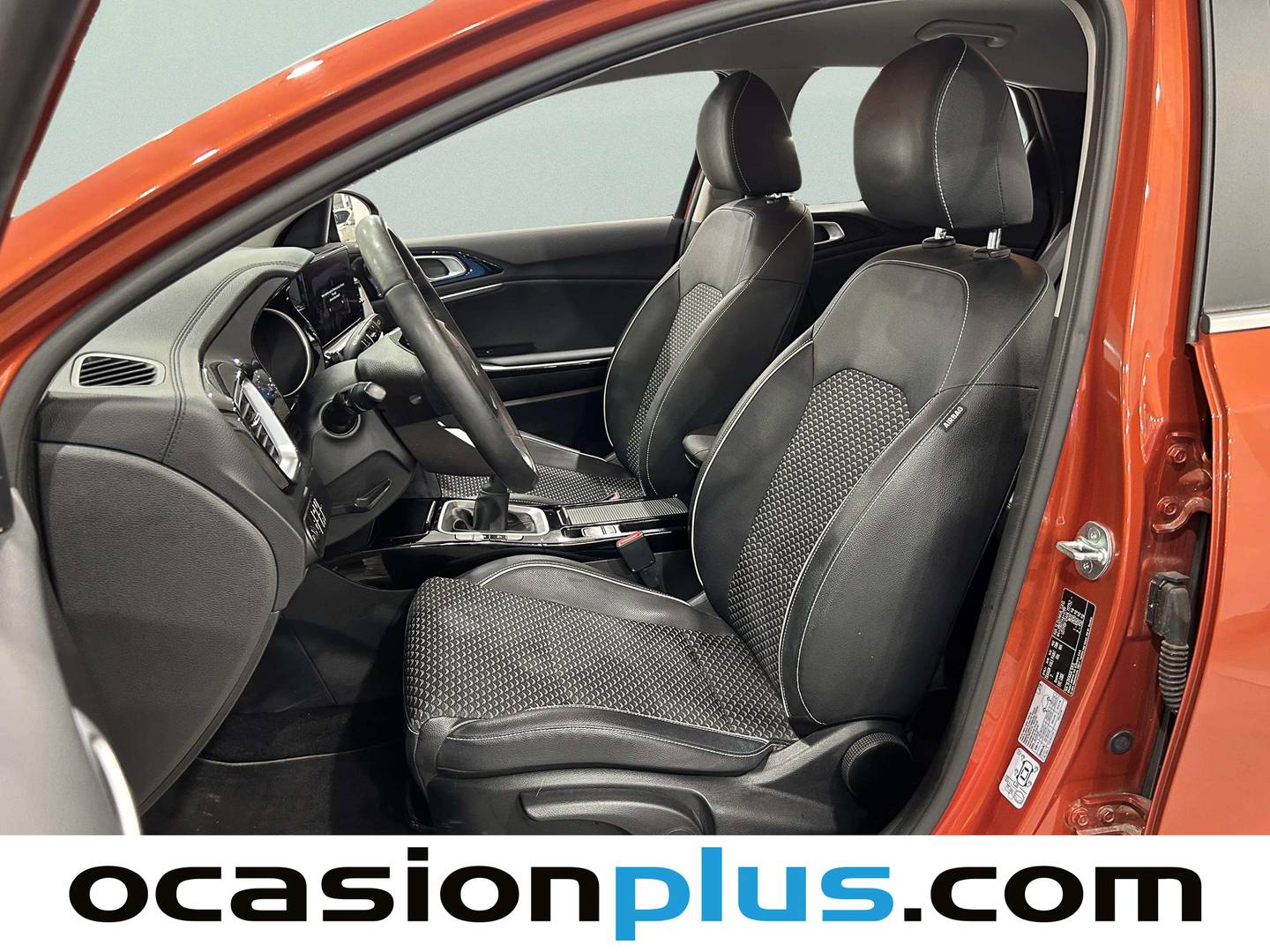 Foto asientos delanteros KIA XCeed KIA XCeed 1.0 T-GDi Tech (120 CV)
