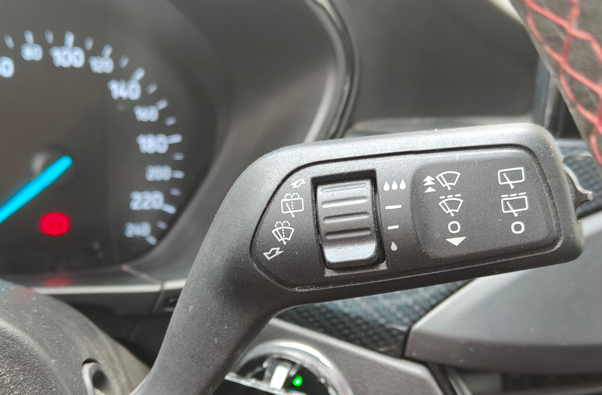 Ford Focus 1.0 EcoBoost ST-Line - foto 29