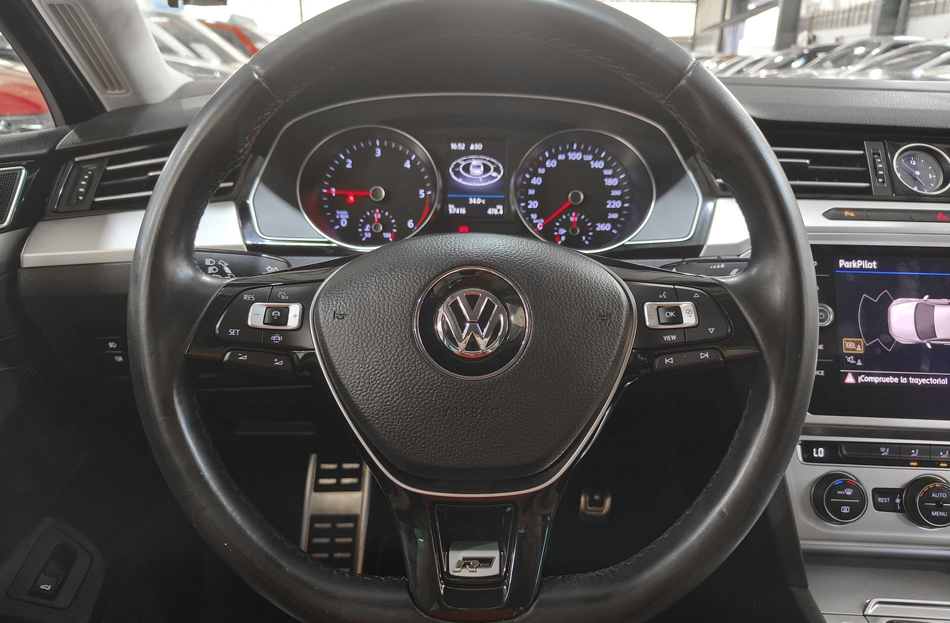 Volkswagen Passat Advance 2.0 TDI Pack R Line - foto 22