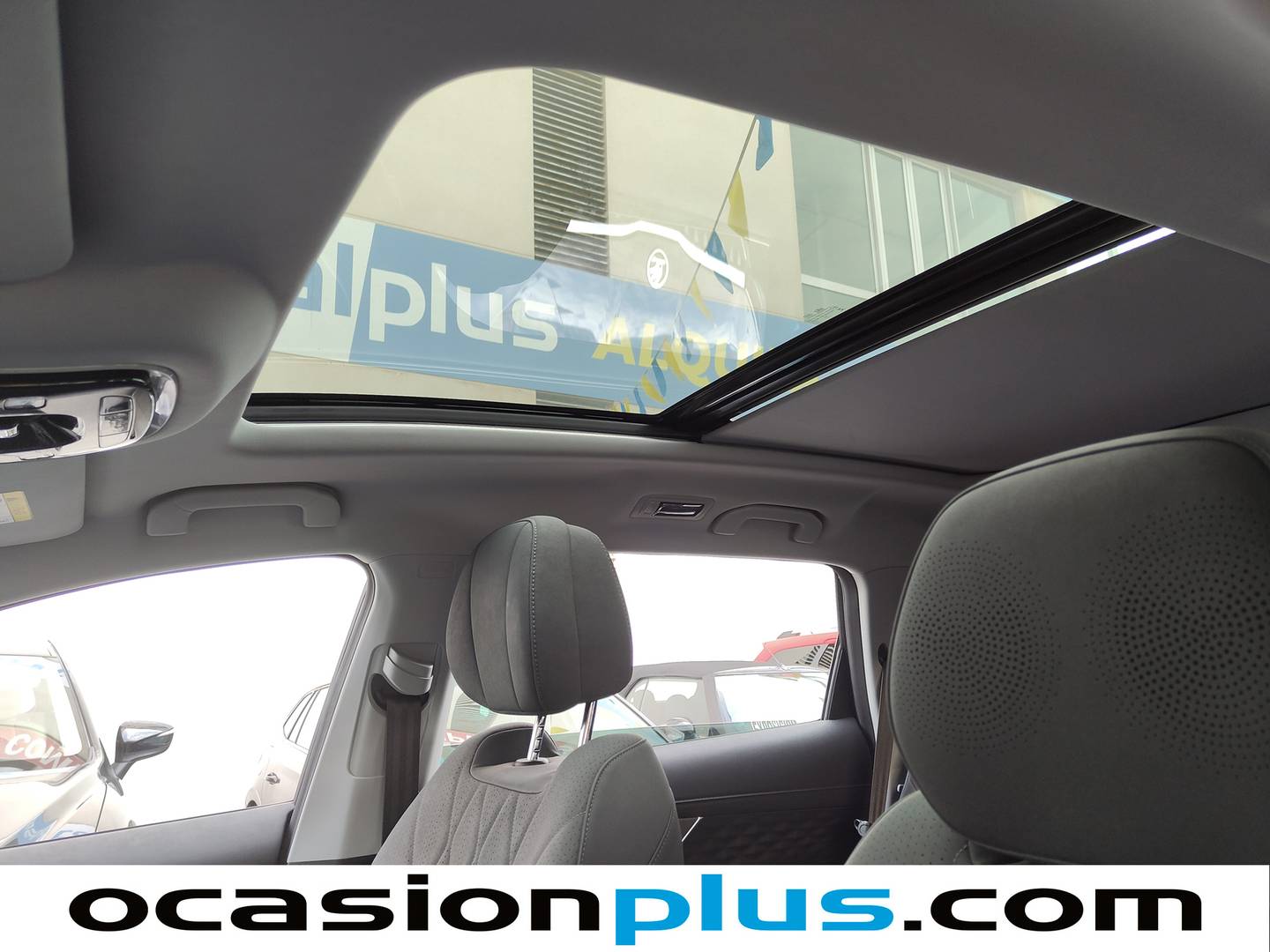 Extras y acabados del EBRO S800 EBRO S800 1.6 TGDI Luxury DCT (147 CV) 7 Plazas