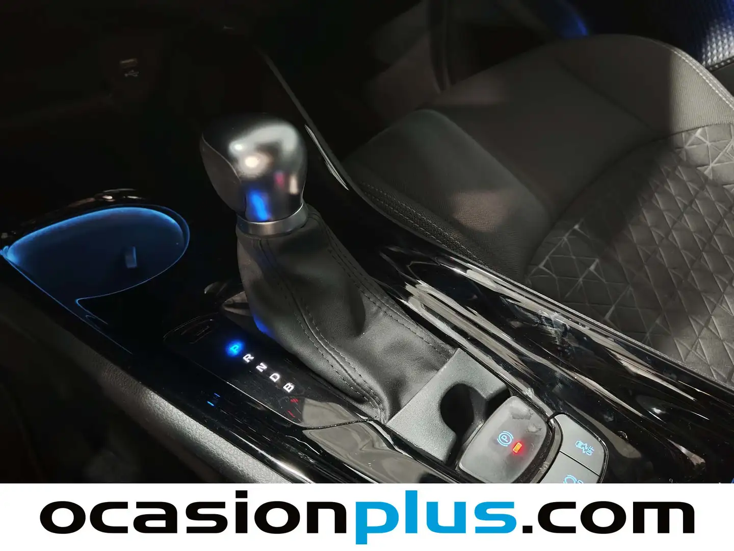 Foto Toyota C-HR Toyota C-HR 1.8 125H Advance (122 CV)