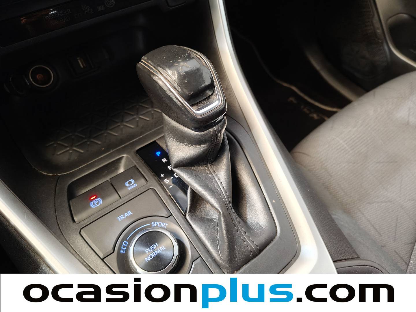 Foto Toyota Rav4 Toyota Rav4 220H Business 4WD (222 CV)