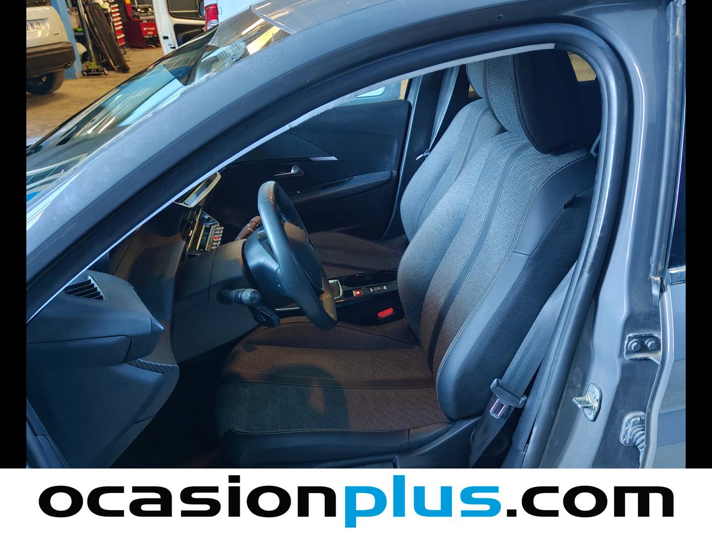 Foto asientos delanteros Peugeot 208 Peugeot 208 PureTech 100 Allure (100 CV)