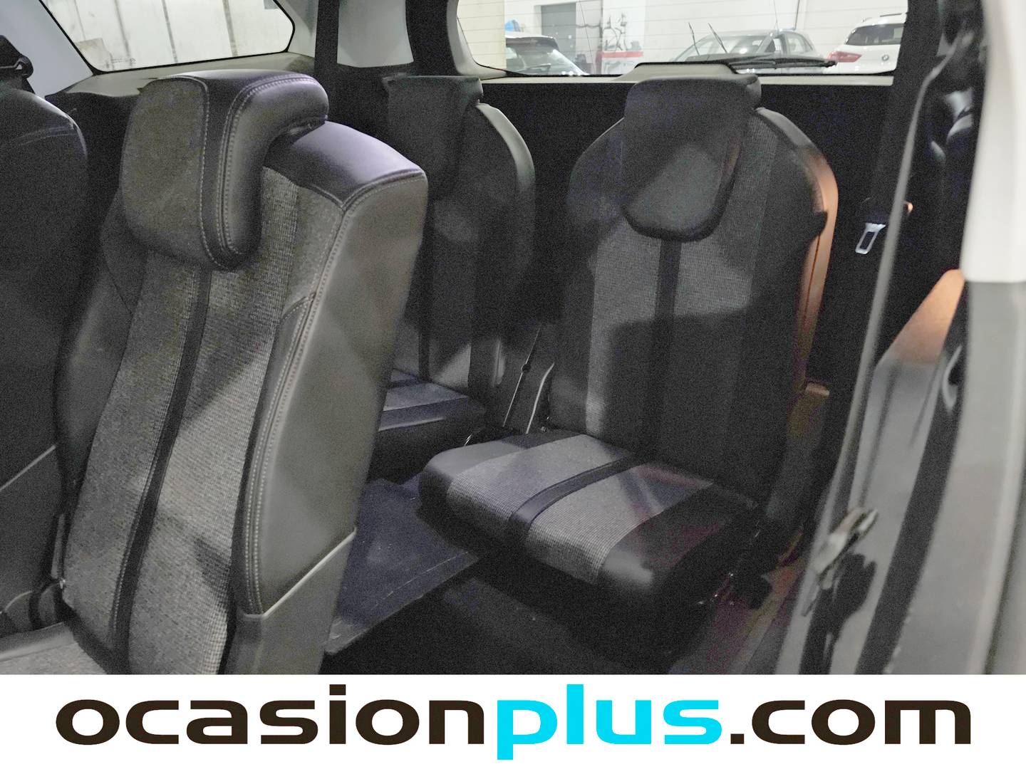 Foto Peugeot 5008 Peugeot 5008 PureTech 130 S&S Allure (130 CV) 7 PLAZAS