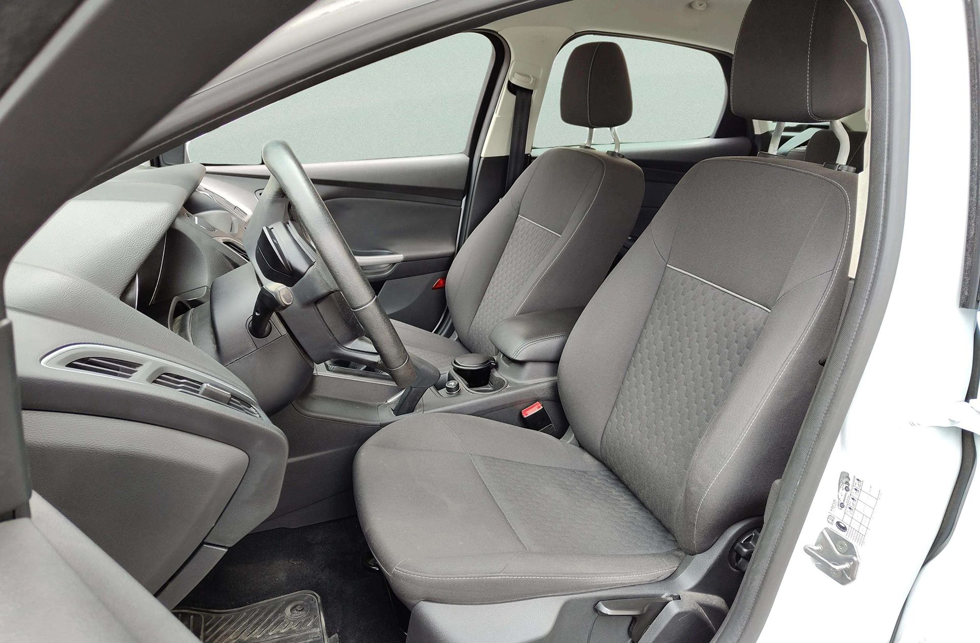 Ford Focus 1.0 EcoBoost Trend - foto 8