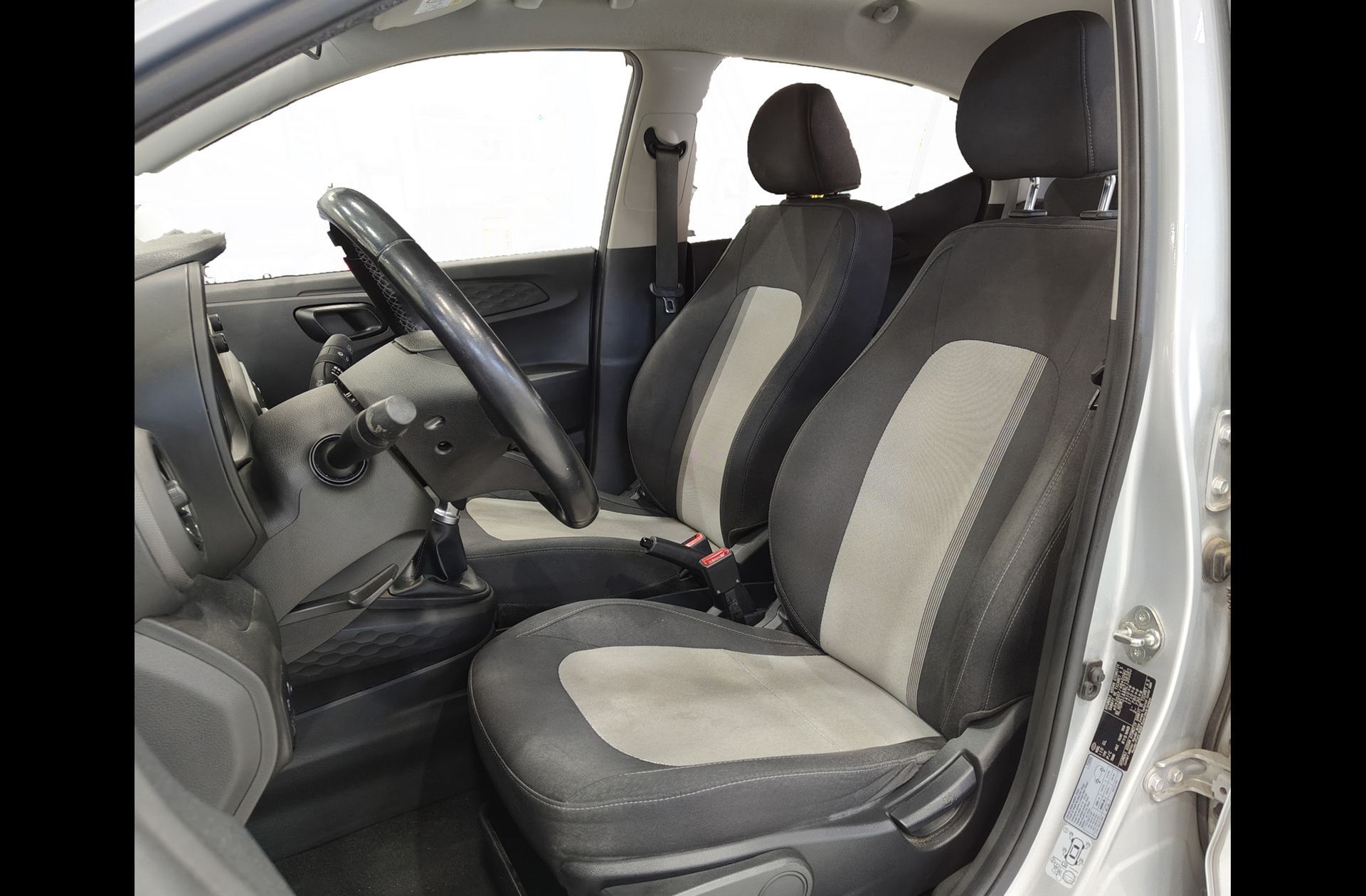 Hyundai i10 1.0 Essence - foto 8