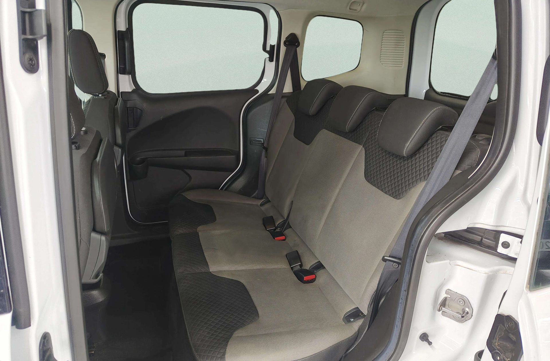 Ford Tourneo Courier 1.5 TDCi Trend - foto 12