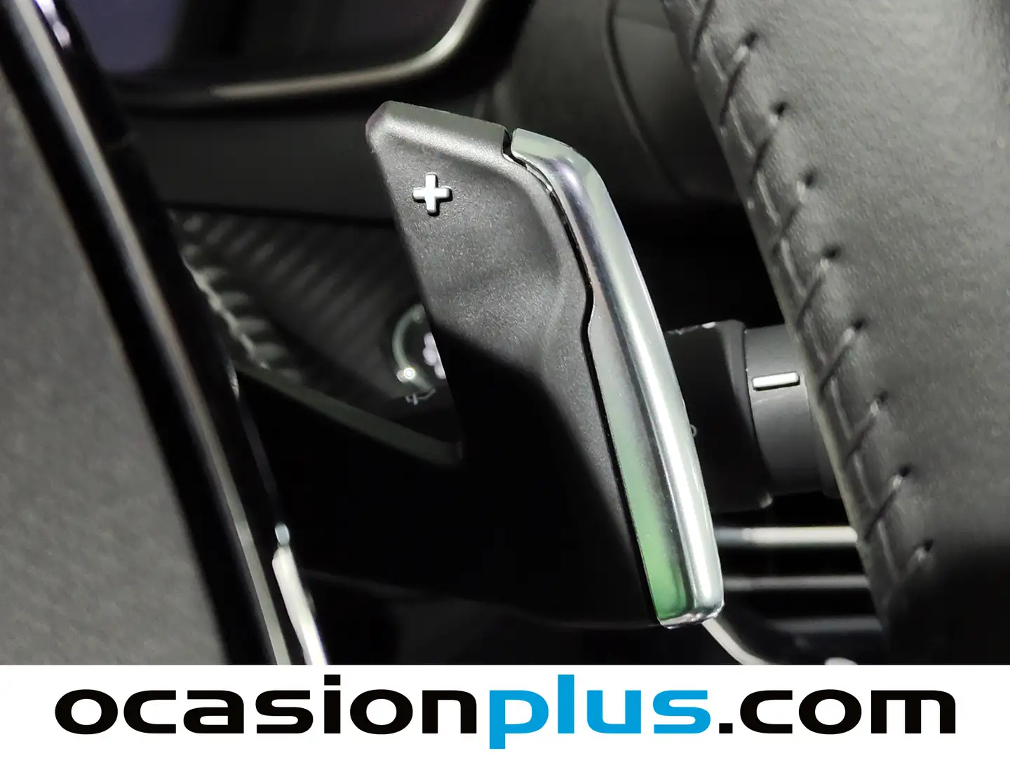 Foto Peugeot 2008 Peugeot 2008 Allure Hybrid eDCS6 (136 CV)