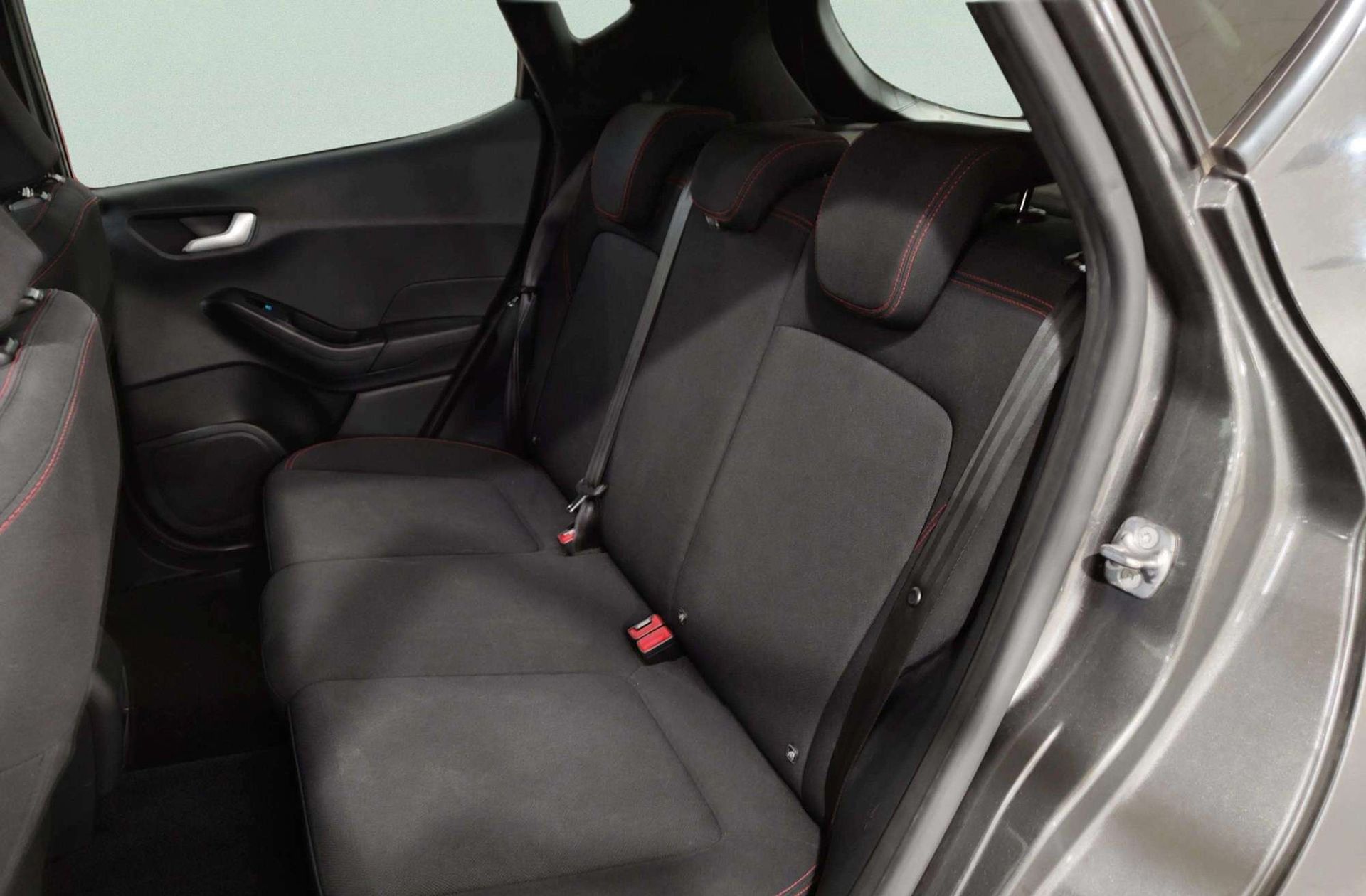 Ford Fiesta 1.0 EcoBoost MHEV ST-Line - foto 12