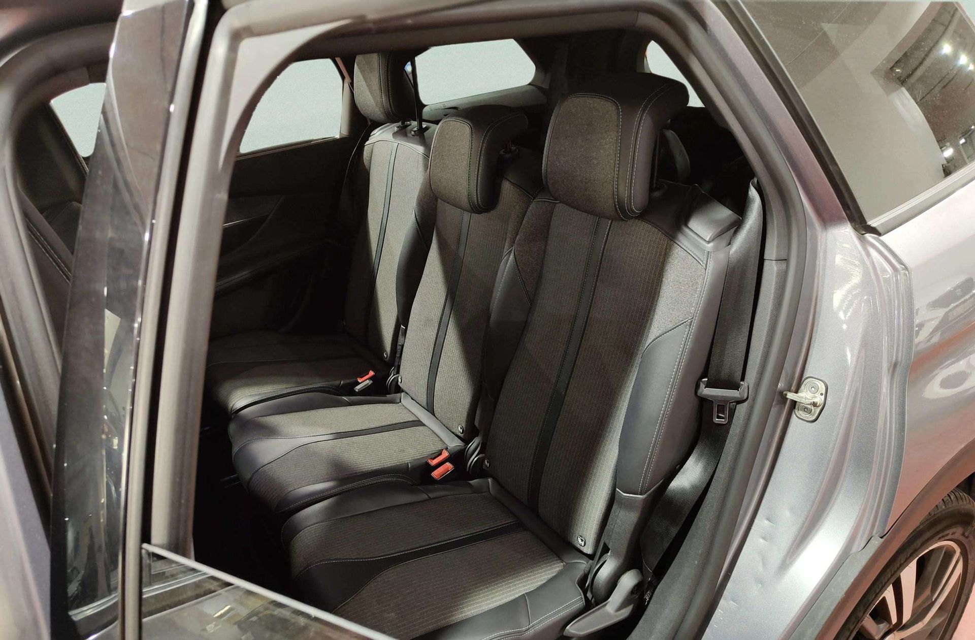 Peugeot 5008 PureTech 130 Allure Pack EAT8 7 plazas - foto 12