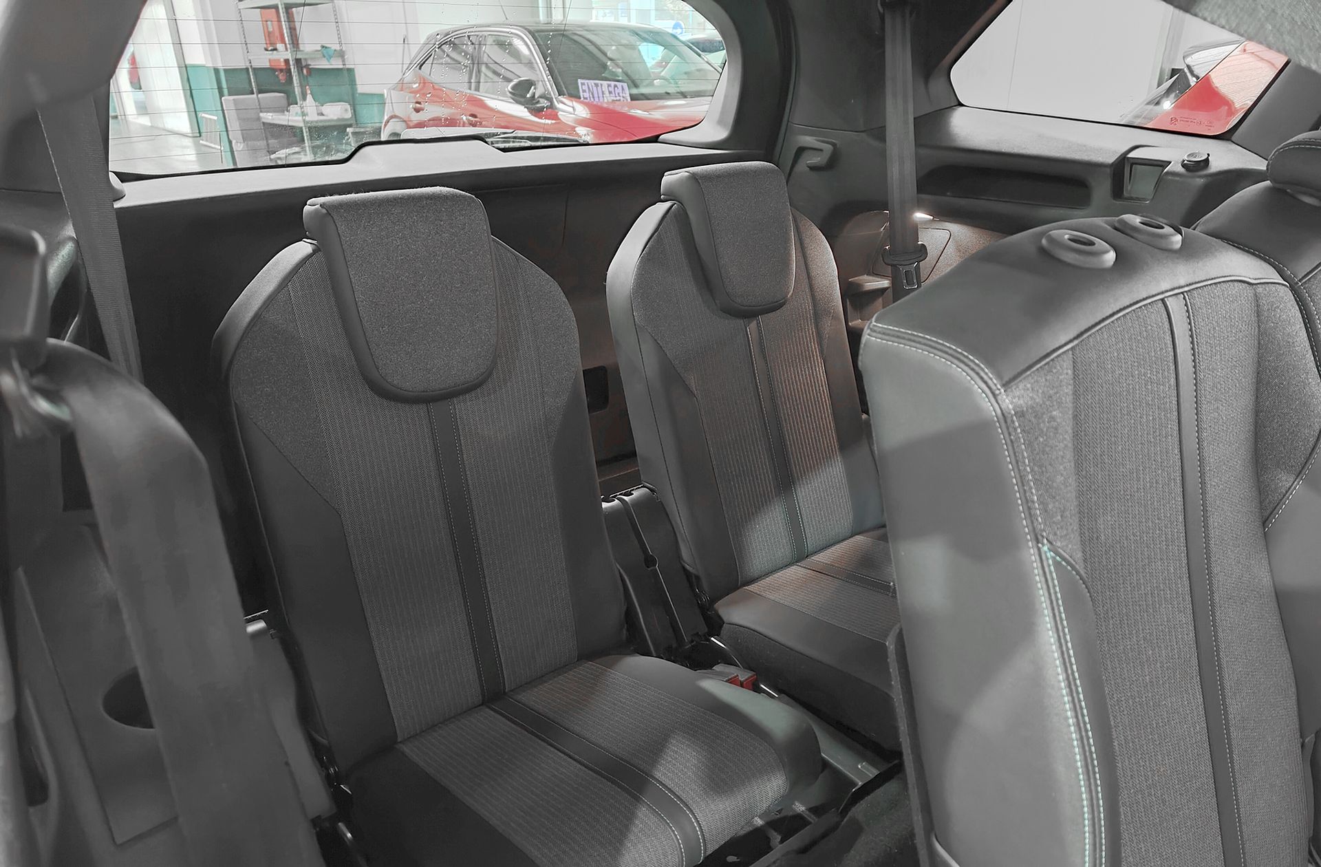 Peugeot 5008 1.2 Allure Pack eDCS6 7 plazas - foto 6