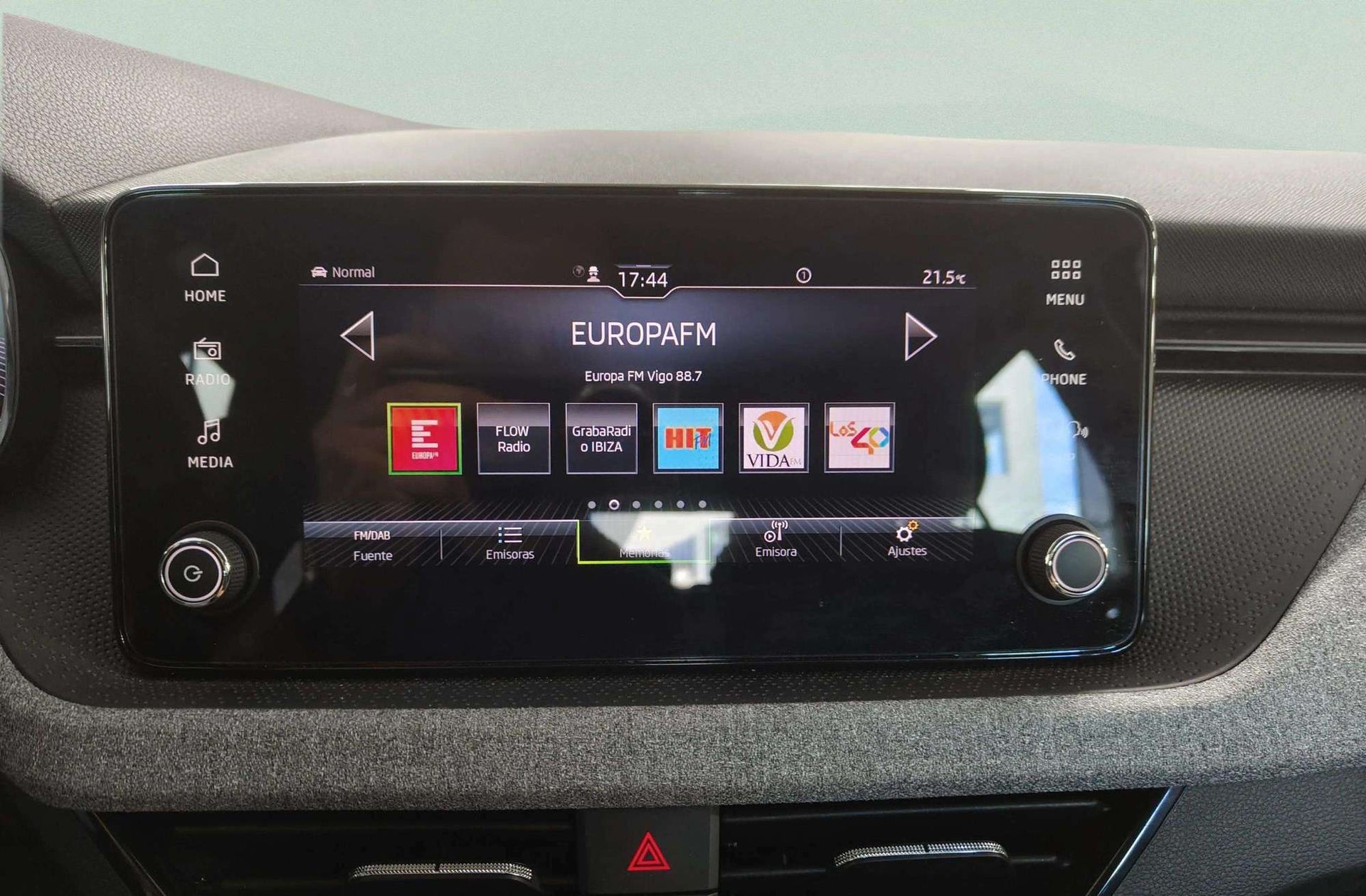 Škoda Scala 1.0 TSI Selection DSG - foto 30
