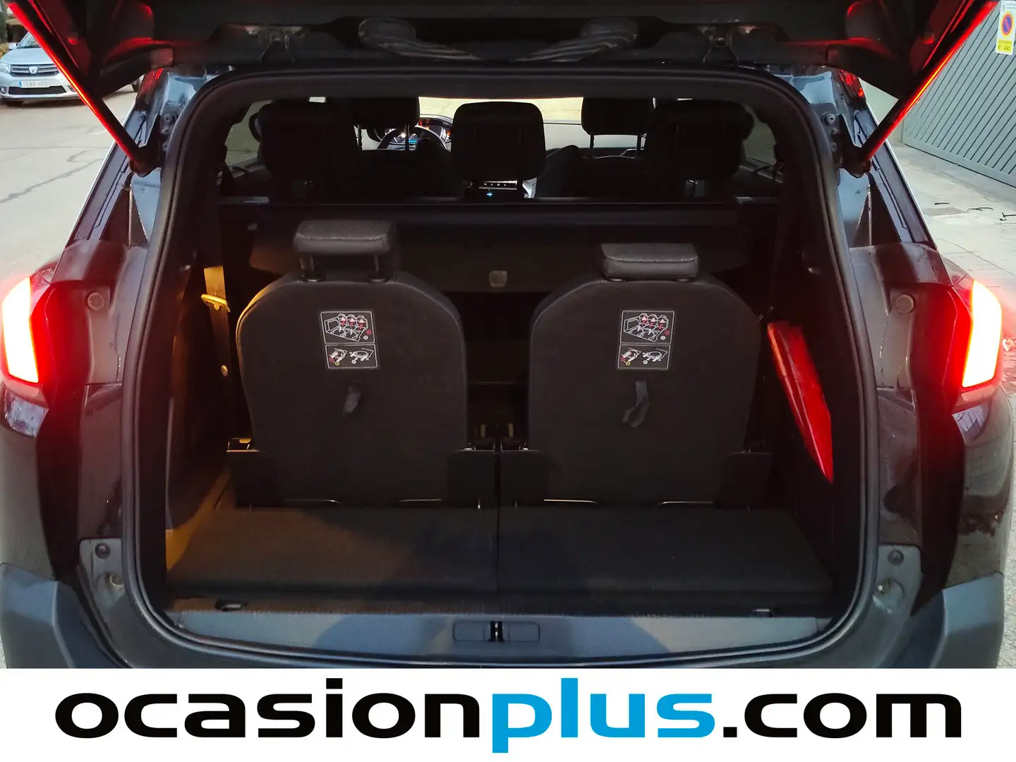 Foto Peugeot 5008 Peugeot 5008 PureTech 130 S&S Allure Pack EAT8 (130 CV) 7 Plazas