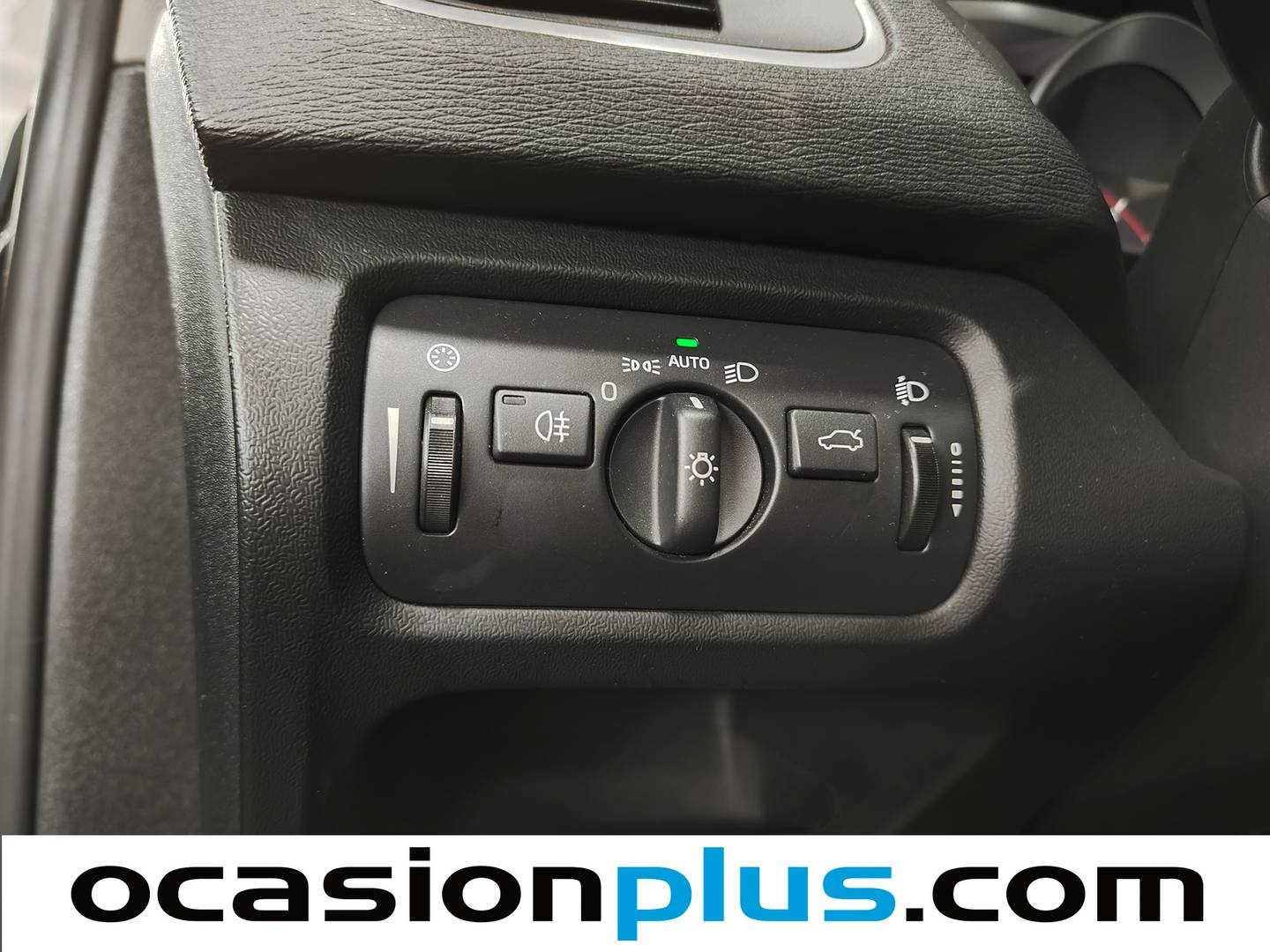 Acabados Volvo V40 Volvo V40 2.0 D3 Momentum (150 CV)