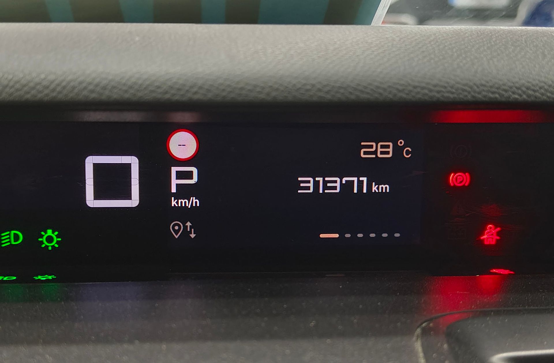 Citroën C3 Aircross Hybrid 145 Plus e-DCS6 - foto 9
