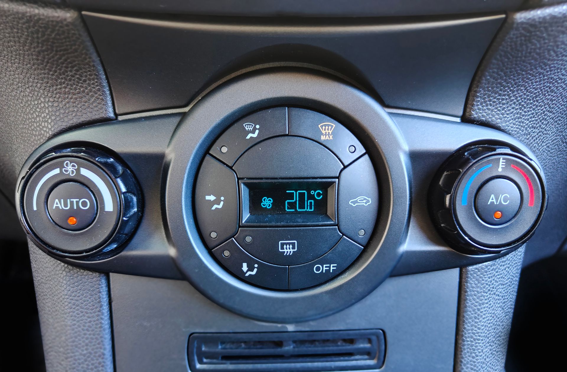 Ford Fiesta 1.0 EcoBoost Trend - foto 23