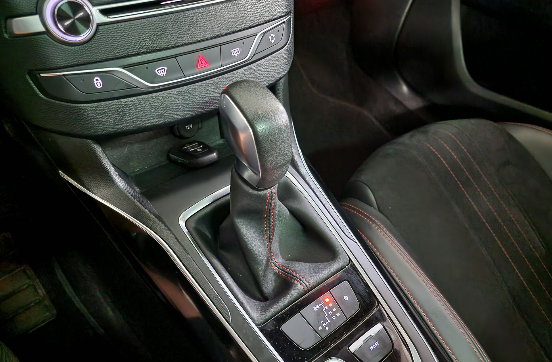 Peugeot 308 SW 2.0 BlueHDi GT EAT6 - foto 6