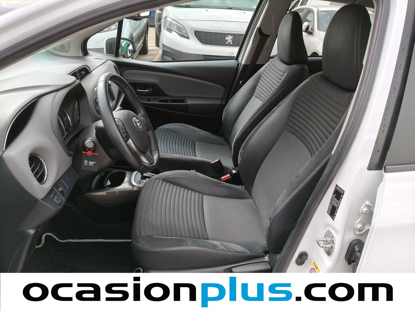 Foto asientos delanteros Toyota Yaris Toyota Yaris 1.5 Hybrid Advance (100 CV)