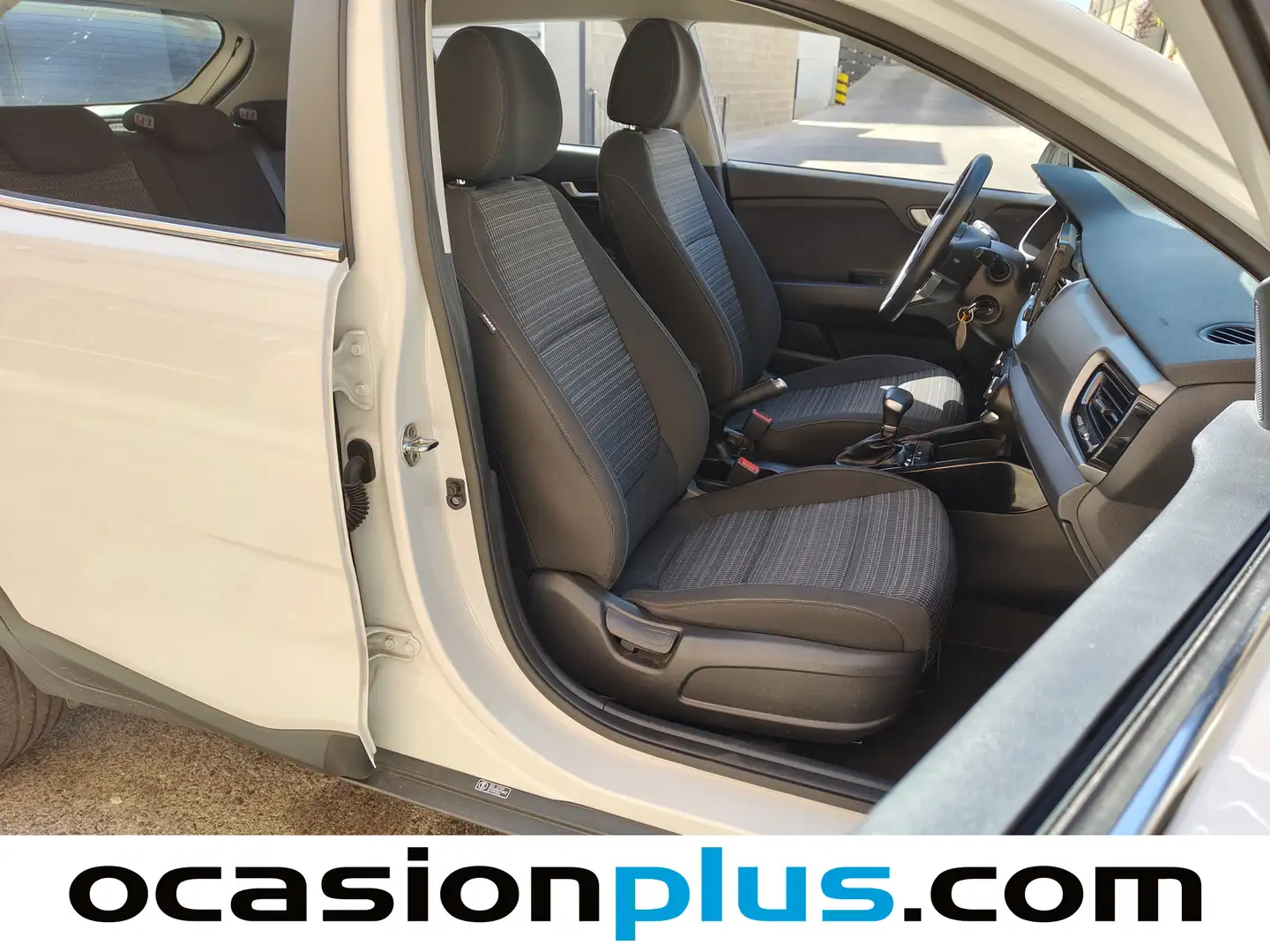 Foto KIA Stonic Kia Stonic 1.0 T-GDi Drive DCT (120 CV)